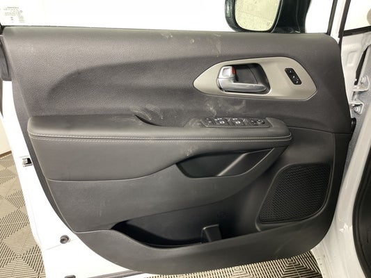 2024 Chrysler Pacifica Limited in Apple Valley, MN - Apple Autos